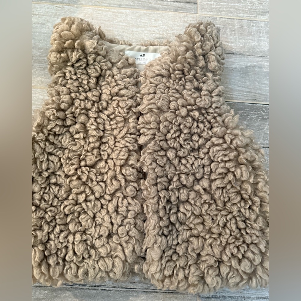 H&M faux fur vest for girls, size 5T